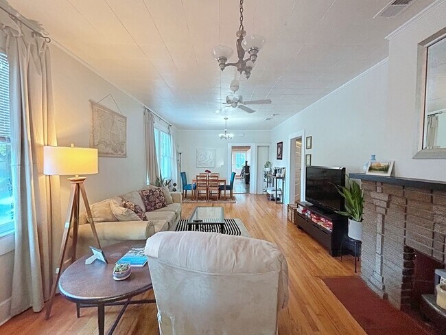 Building Photo - 3 Bedroom House in Capital Heights