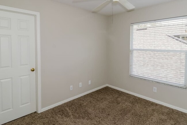 Building Photo - 5505 Ave Du Soleil