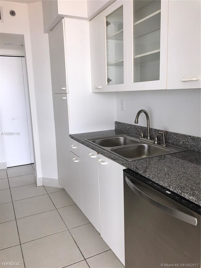 Foto del edificio - 2 br, 2 bath Condo - St. Tropez