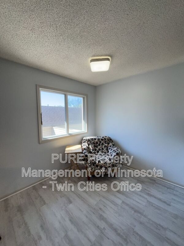 Foto del edificio - 12186 Drake St NW