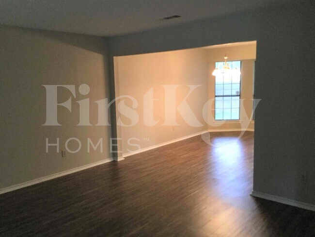 Foto del edificio - 1403 Bradford Pl
