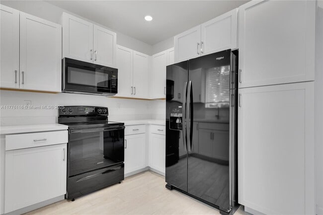 Foto del edificio - 2445 SE 10th St