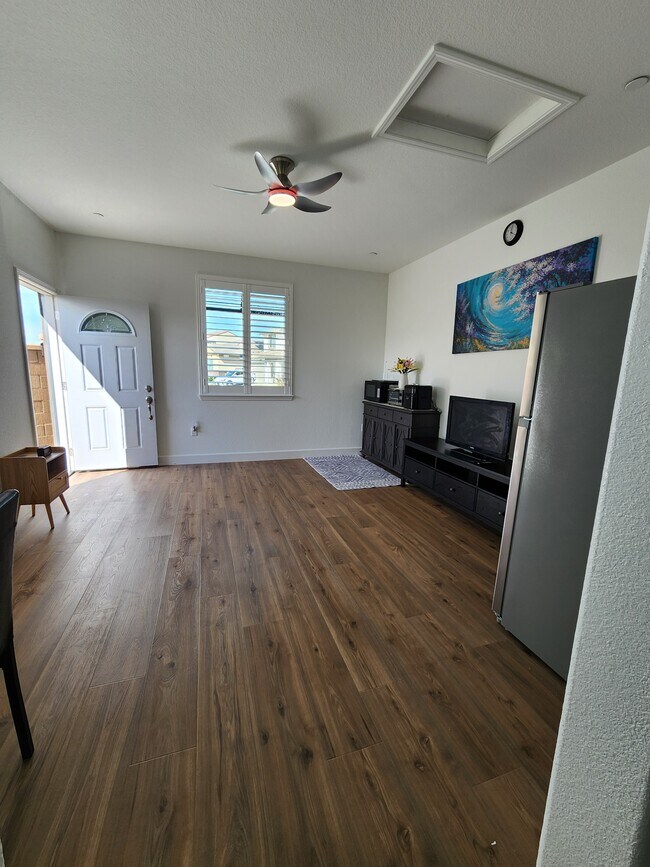 Foto del edificio - 4054 Azul Way