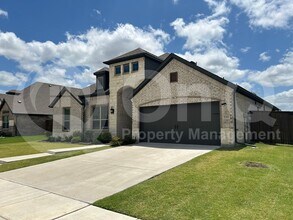 Building Photo - 533 Oleander Dr