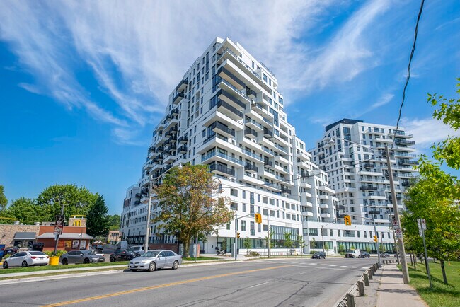 Photo du bâtiment - 1050-1050 Eastern Ave