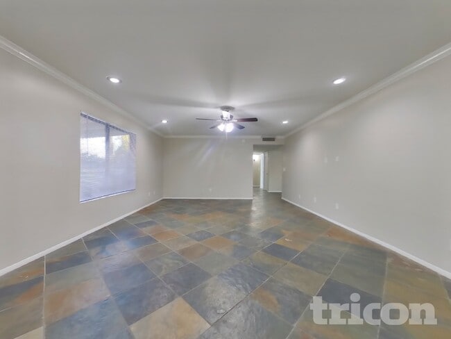 Building Photo - 1726 N Summer Cir