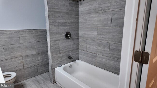 Foto del edificio - 105 S Morton Ave