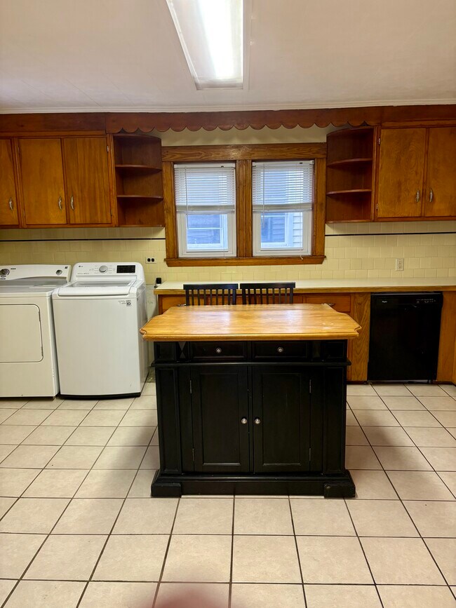 Foto del edificio - 32 Harley Ave