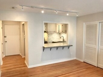 Foto del edificio - 526 W Roscoe St