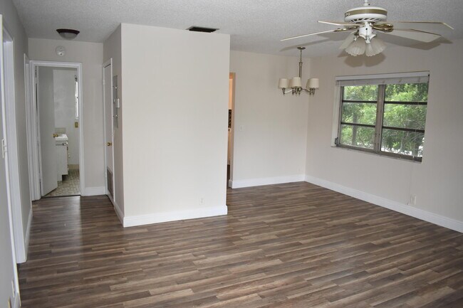 Building Photo - 1733 3rd Ave N