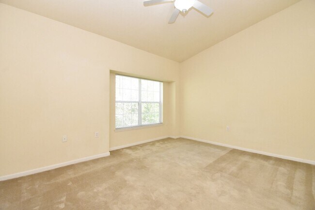 Building Photo - 4934 NW 43rd Ave