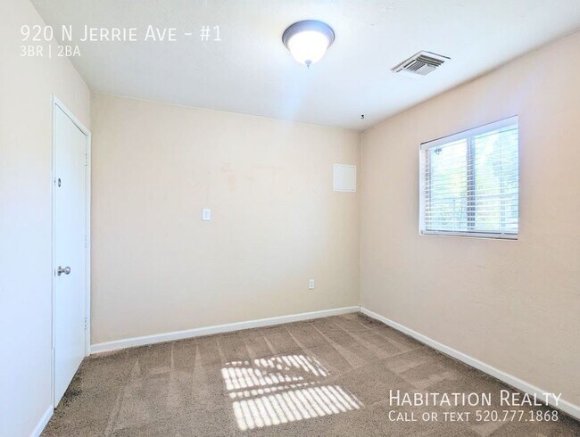 Foto del edificio - 920 N Jerrie Ave