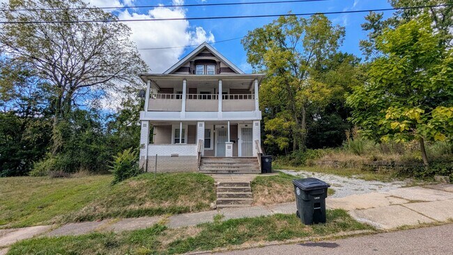 Foto del edificio - 636-638 Fern St