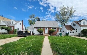 Building Photo - 1076 Amboy Ave