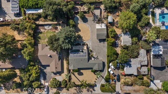 Foto del edificio - 17530 San Fernando Mission Blvd