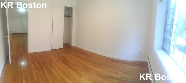 Building Photo - 19 Evergreen St
