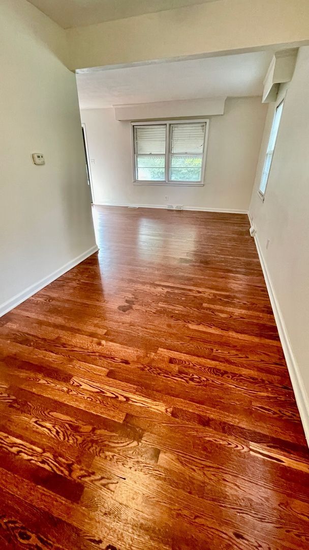 Building Photo - Beautifully Updated 2-Bedroom, 1-Bathroom ...