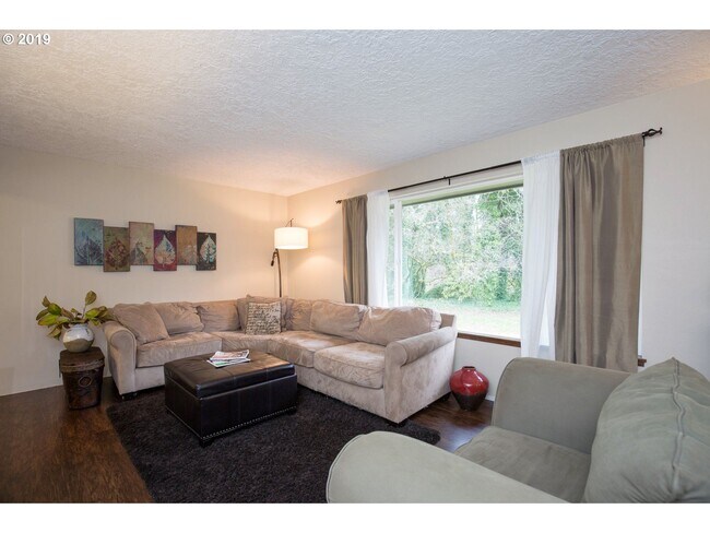 Sala de estar - 13512 NE 238th Way