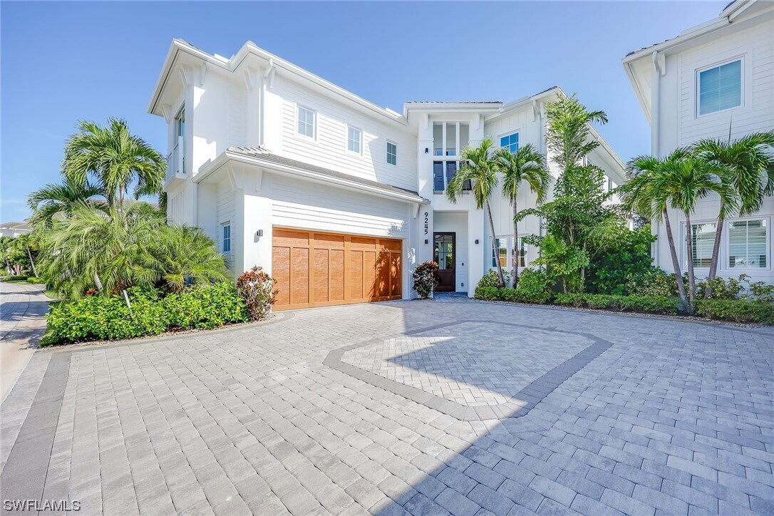 Primary Photo - 9245 Mercato Way