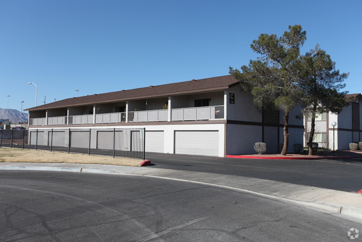 Azure Crest Townhomes Apartments in Las Vegas, NV