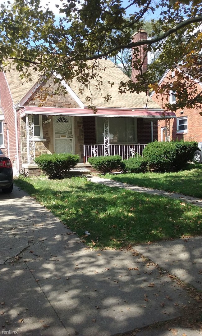 Building Photo - 3 br, 1.5 bath House - 15361 Sussex St