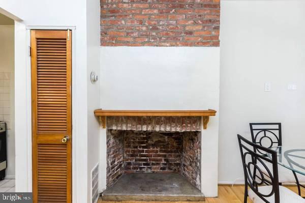 Building Photo - 931 Spruce St
