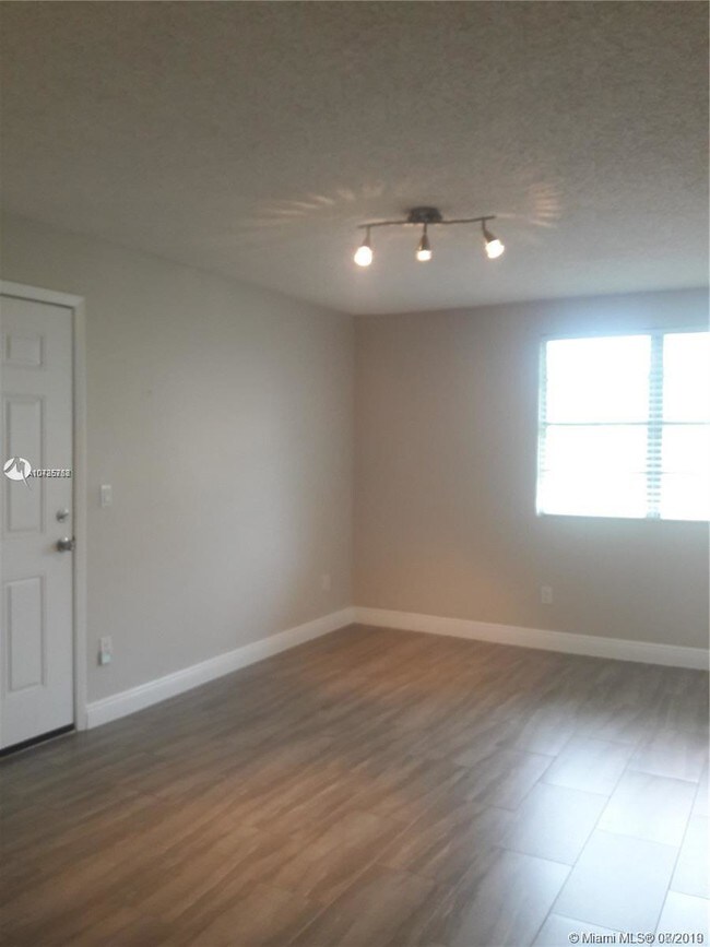 Building Photo - 1263 SW 46th Ave