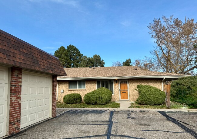 Building Photo - 408 E Thunderbird Dr