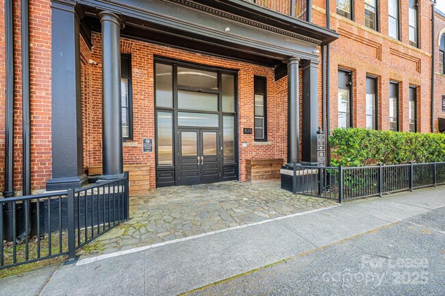 Building Photo - 426 2nd Ave SE