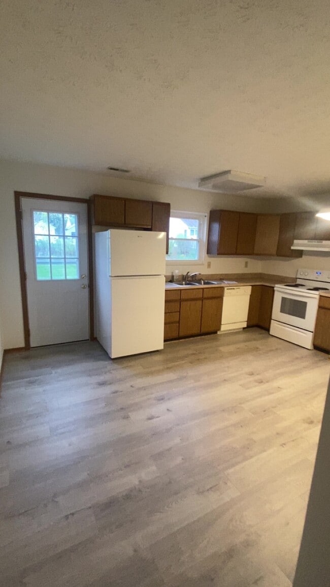 Foto del edificio - 525 Rosehill Dr