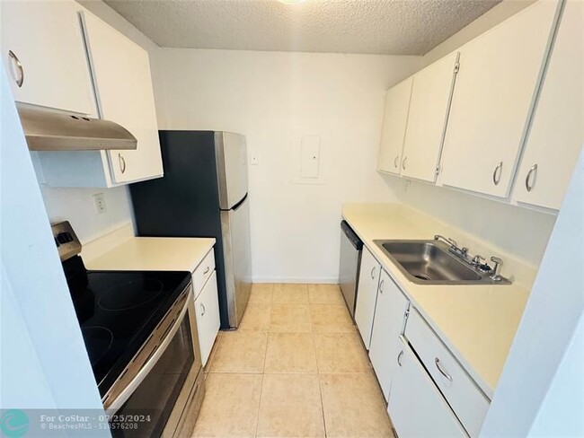 Foto del edificio - 1068 Benoist Farms Rd