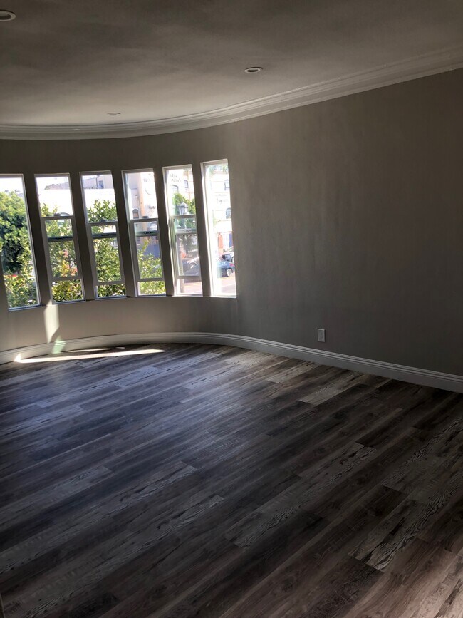 Building Photo - 1201 S La Cienega Blvd