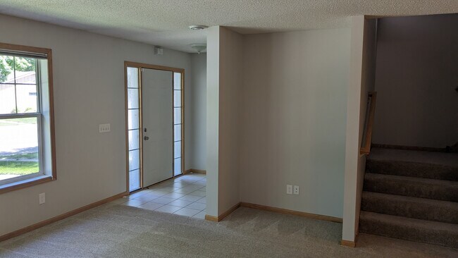 Building Photo - 6125 32nd Ave N