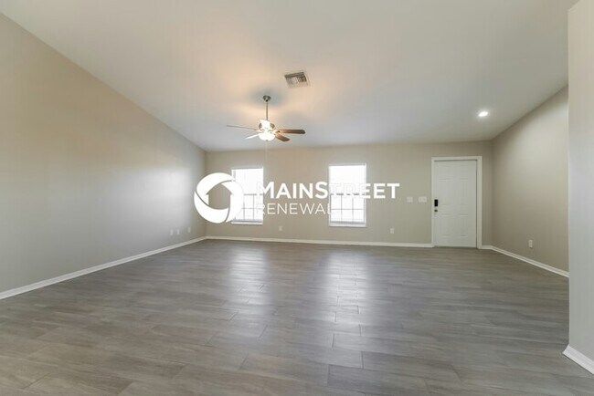Foto del edificio - 3 Bedroom Pet-Friendly Home in Lehigh Acre...