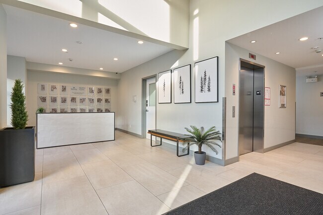 Photo du bâtiment - North Point Apartments