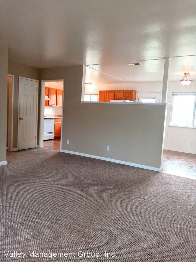 Building Photo - 3 br, 1 bath House - 2484 Le Bain Dr