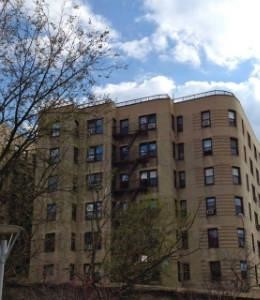 Building Photo - 600 W 218th St