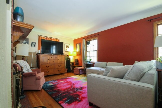 Foto del edificio - 1362 Danforth St N