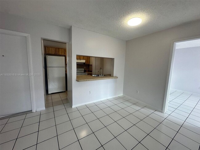 Foto del edificio - 9808 Hammocks Blvd