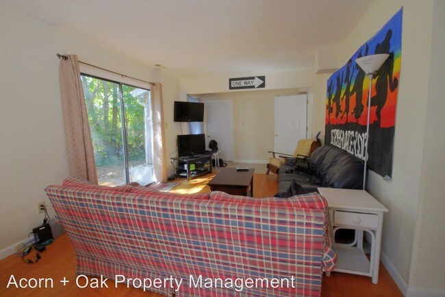 Foto del edificio - 321 Brooks St