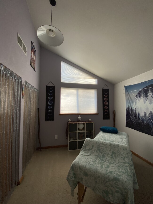 Foto del edificio - 6115 Placer Rd