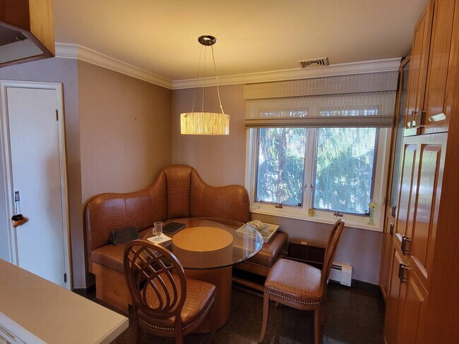 Foto del edificio - 2200 National Dr