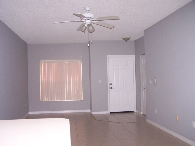 Foto del edificio - 10360 Fox Trail Rd S