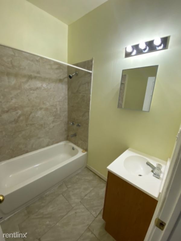 Building Photo - 2 br, 1 bath Apartment - 247 W Berkley St