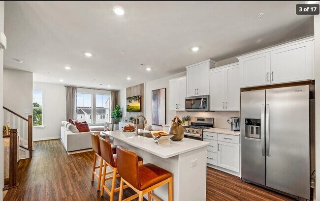 Building Photo - 319 Mingo Way