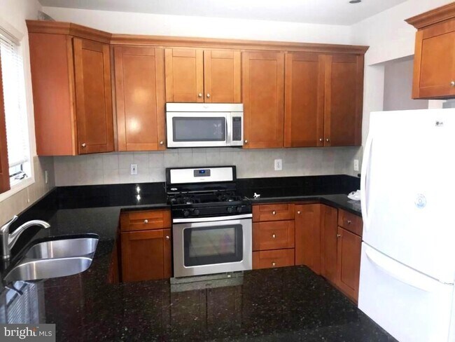 Building Photo - 41 Stridesham Ct