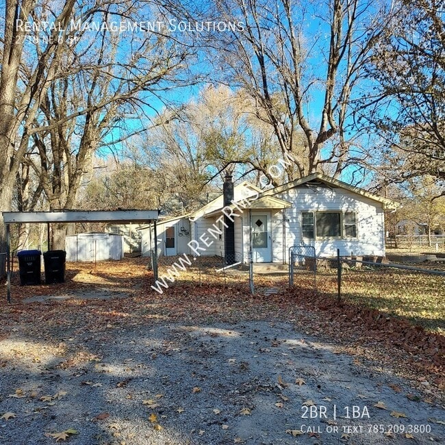 Building Photo - 2718 NE B St