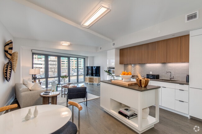 1HAB, SALA DE ESTAR, 1BA - 975SF - Tribeca NOMA