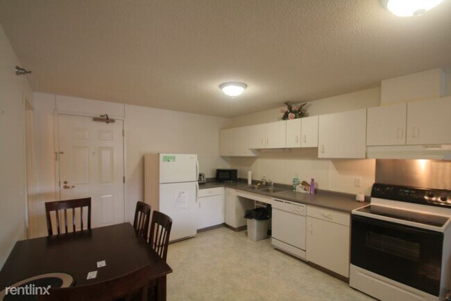 Building Photo - 1 br, 1 bath Condo - 211 1st St NE 307 Uni...
