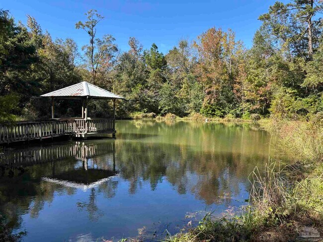 Foto del edificio - 1002 Daffin Rd